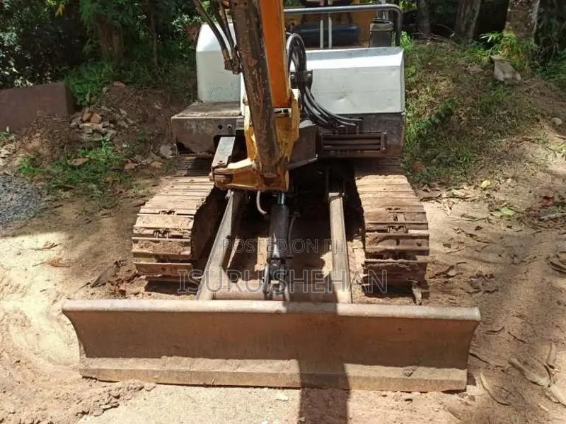 Yanmar B37 2000 Heavy-Duty (Used)