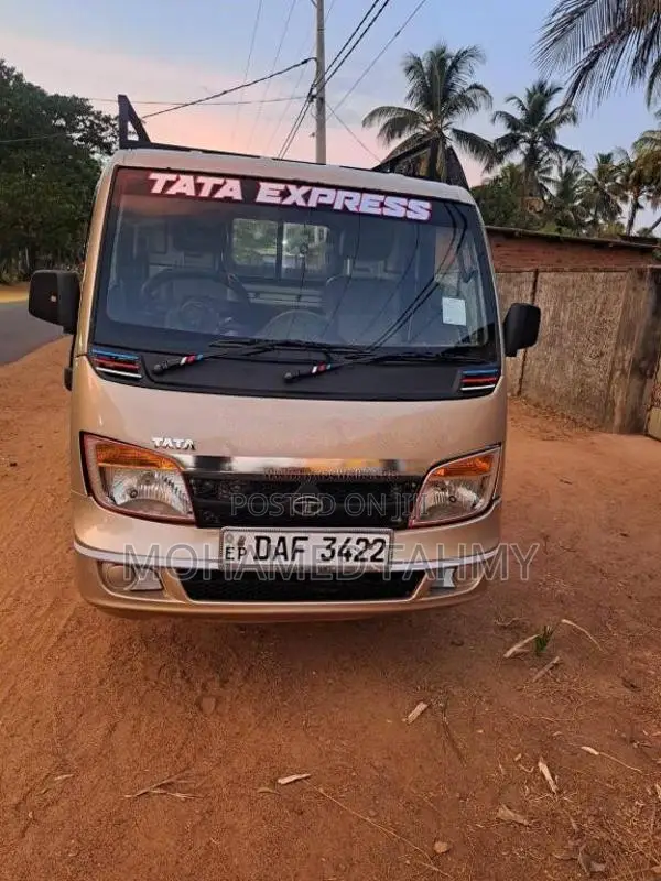 Tata Dimo Batta 2017 Lorry (Used)