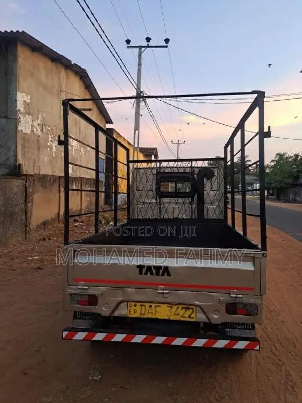 Tata Dimo Batta 2017 Lorry (Used)