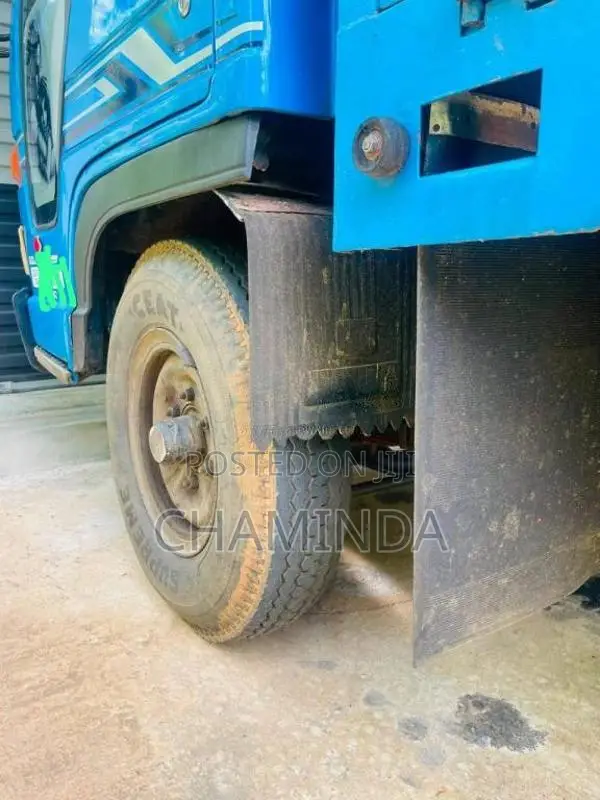 Isuzu ELF 1980 Lorry (Used)