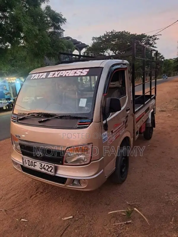 Tata Dimo Batta 2017 Lorry (Used)