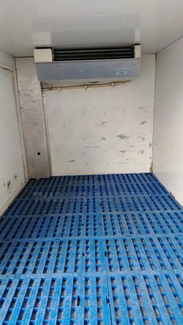 Mitsubishi Freezer 2015 Lorry (Used)