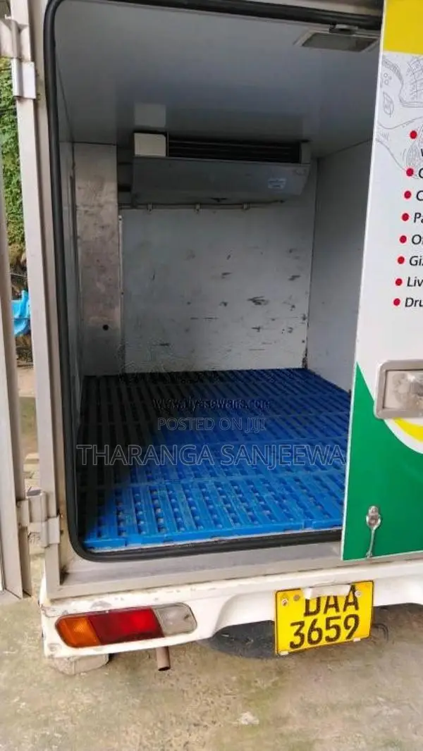 Mitsubishi Freezer 2015 Lorry (Used)
