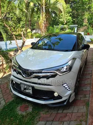 Toyota CHR NGX50 2018 SUV (Used)
