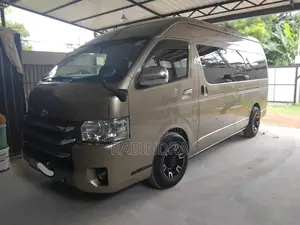 Toyota KDH 2016 Van (Used)