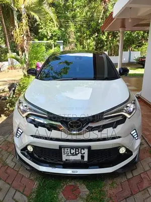 Toyota CHR NGX50 2018 SUV (Used)