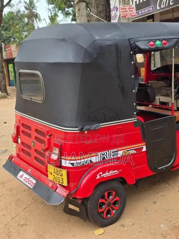 Bajaj 4 Stroke 2015 Three Wheel (Used)