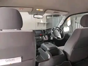 Toyota KDH 2016 Van (Used)