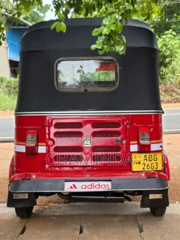 Bajaj 4 Stroke 2015 Three Wheel (Used)