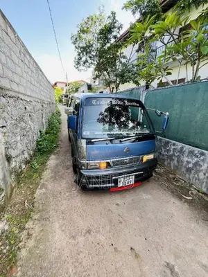 Nissan Caravan 1995 Van (Used)