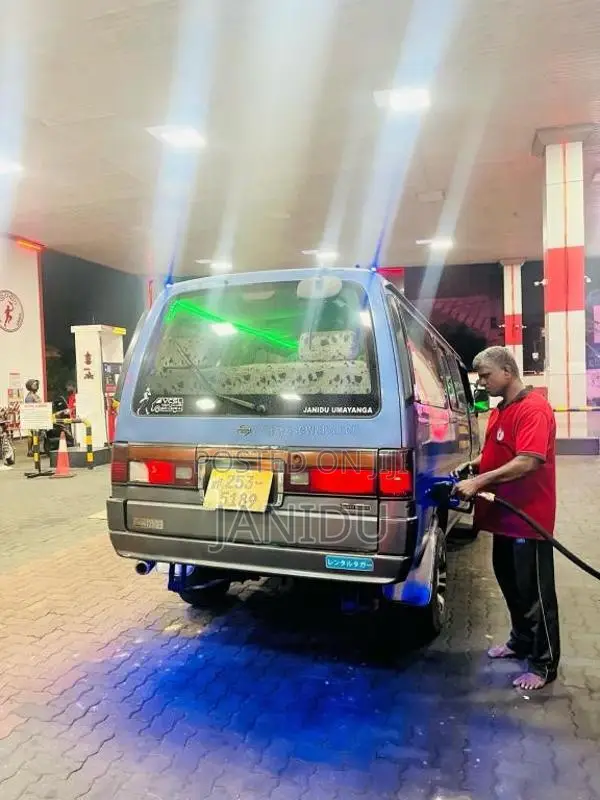 Nissan Caravan 1995 Van (Used)