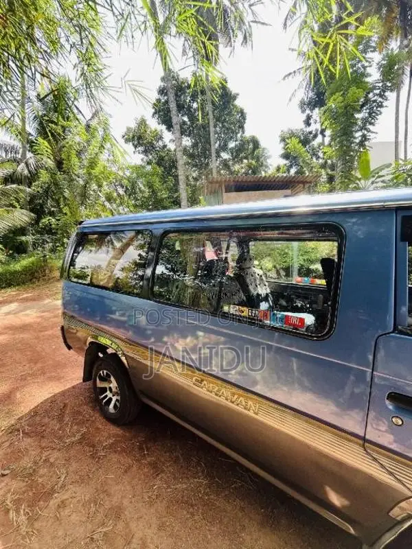 Nissan Caravan 1995 Van (Used)