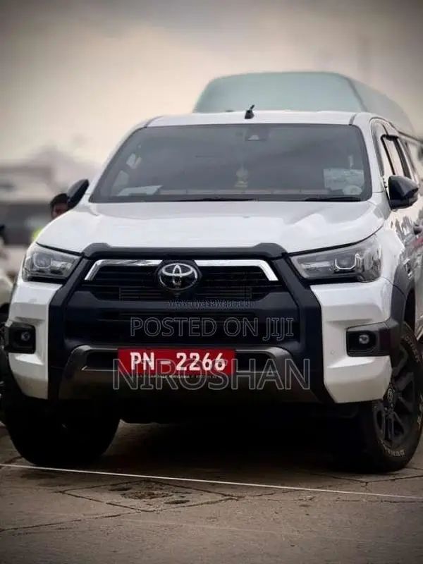 Toyota Hilux 2023 Pickup (Used)
