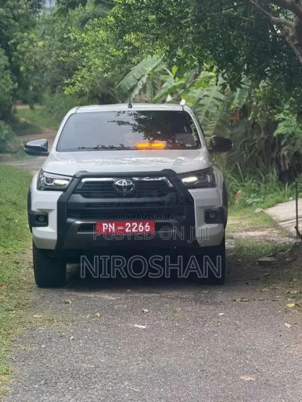 Toyota Hilux 2023 Pickup (Used)