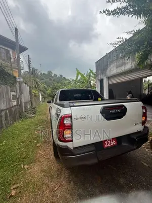 Toyota Hilux 2023 Pickup (Used)