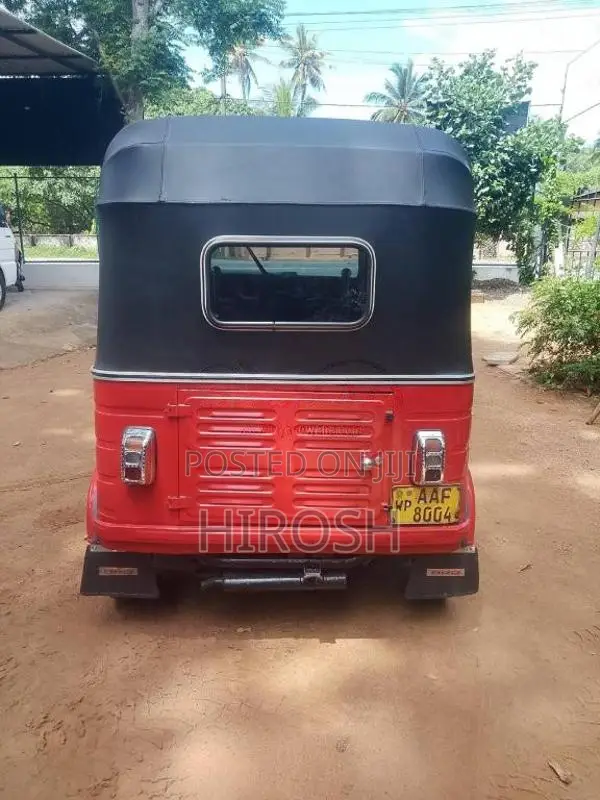 Bajaj 4 Stroke 2013 Three Wheel (Used)