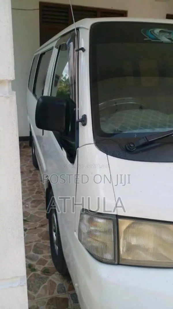 Nissan Vanette 2000 Van (Used)