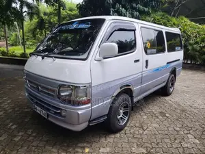Toyota Dolphin LH113 1990 Van (Used)