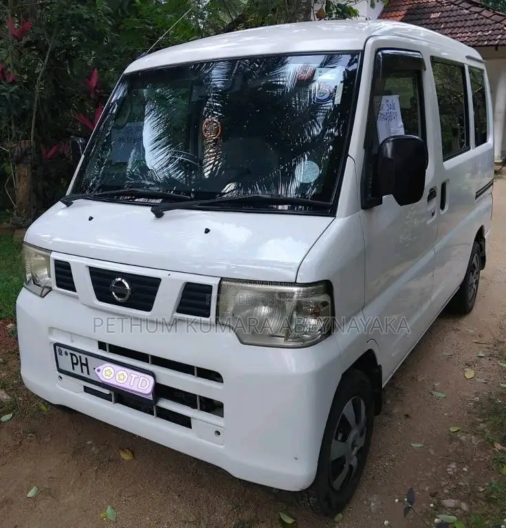 Nissan Clipper 2013 Van (Used)