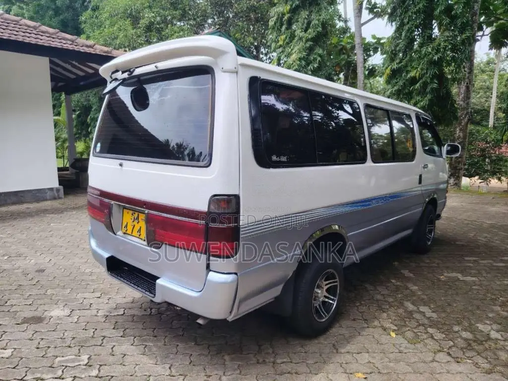 Toyota Dolphin LH113 1990 Van (Used)