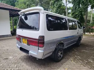 Toyota Dolphin LH113 1990 Van (Used)