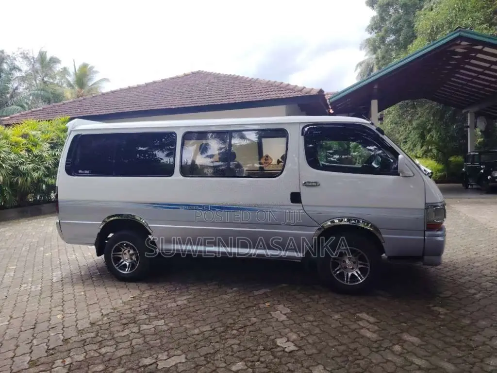 Toyota Dolphin LH113 1990 Van (Used)
