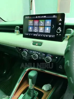 Honda Vezel Z Play With Moon Roof 2023 SUV (Used)