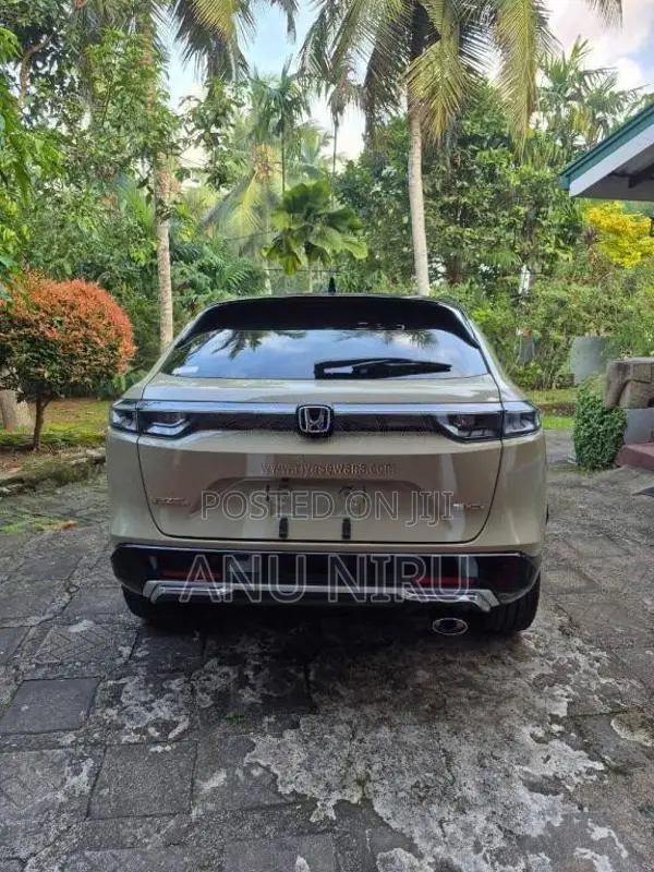 Honda Vezel Z Play With Moon Roof 2023 SUV (Used)