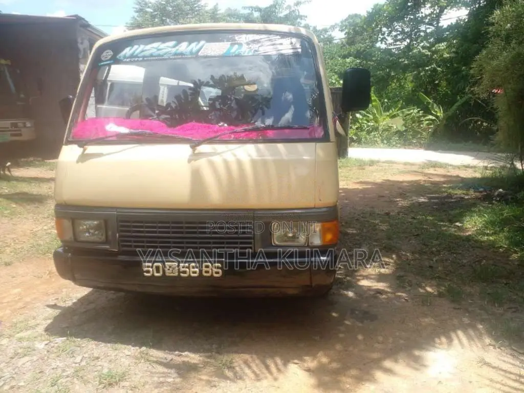 Nissan Vyg 1982 Van (Used)