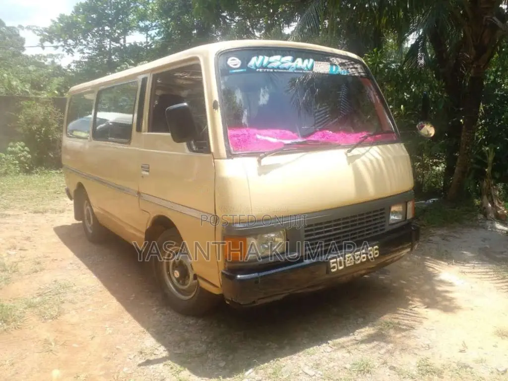 Nissan Vyg 1982 Van (Used)