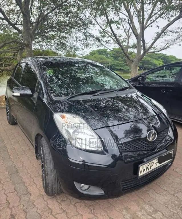 Toyota Vitz 2008 Car (Used)