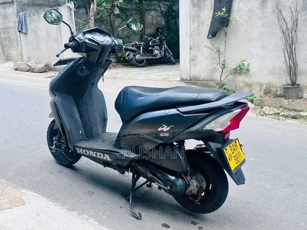 Honda Dio 2013 Motorbike (Used)