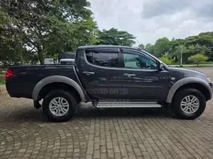 Mitsubishi L200 Sportero 2015 Pickup (Used)
