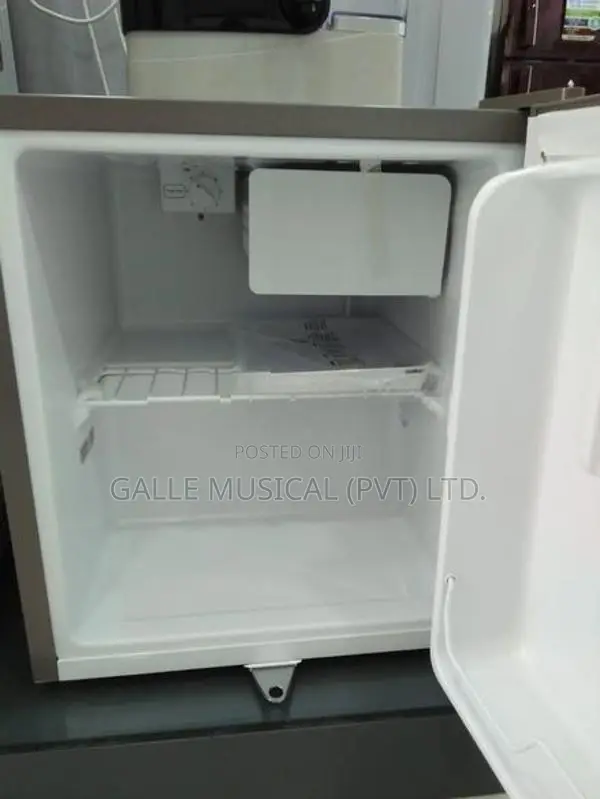 Hisense Mini Bar Refrigerator -RS-06DR4SB