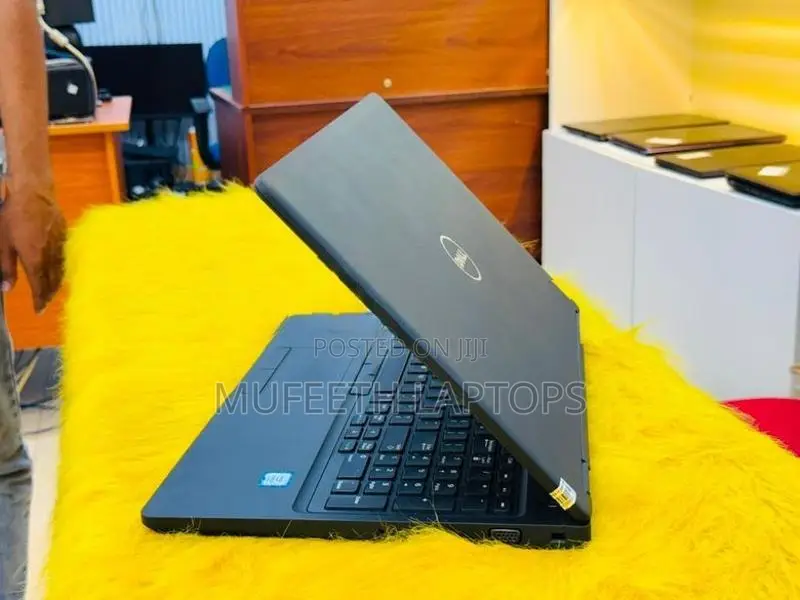 Dell i7 7Gen 16GB 256GB SSD 15.6”FHD NVIDIA VGA
