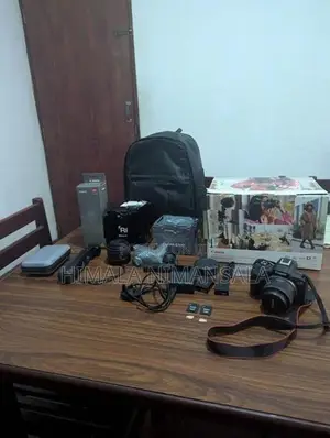 Canon EOS R50 Creator Kit with RF 50mm f/1.8 Lens Full Set