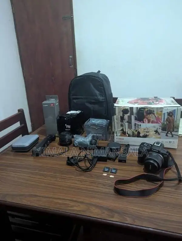 Canon EOS R50 Creator Kit with RF 50mm f/1.8 Lens Full Set