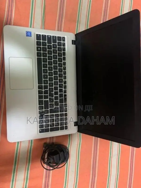ASUS D540NA laptop for parts/repair (not working)