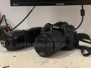 Nikon D7200 with Flasher