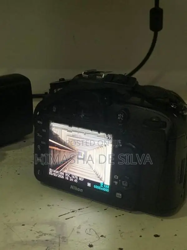 Nikon D7200 with Flasher