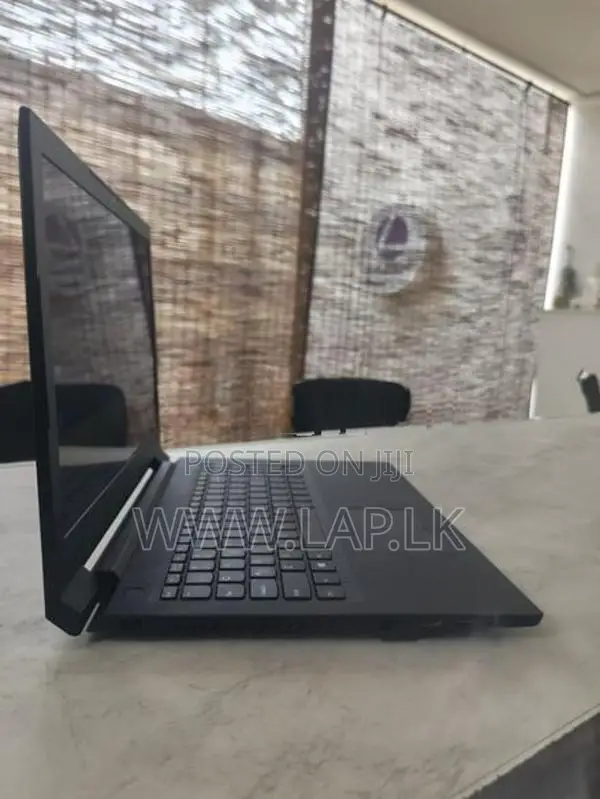 Lenovo V110-15AST AMD E2-9010 Radeon R2 8GB RAM 500GB HDD