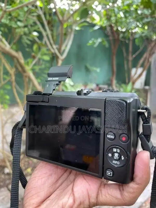 Canon EOS M200 + 45mm Lens