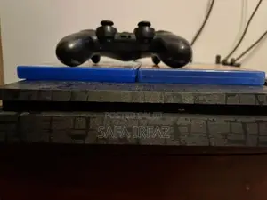 Ps4 with 2 Games