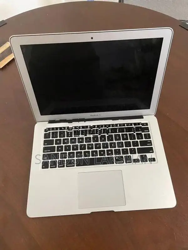 Macbook Air Core i5