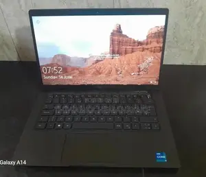 Dell , Latitude 7320 ( i5 11gen )