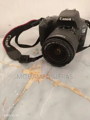 Canon 200D