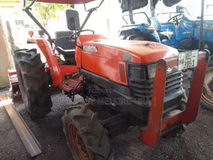 Kubota L 4508 2014 Tractor (Used)