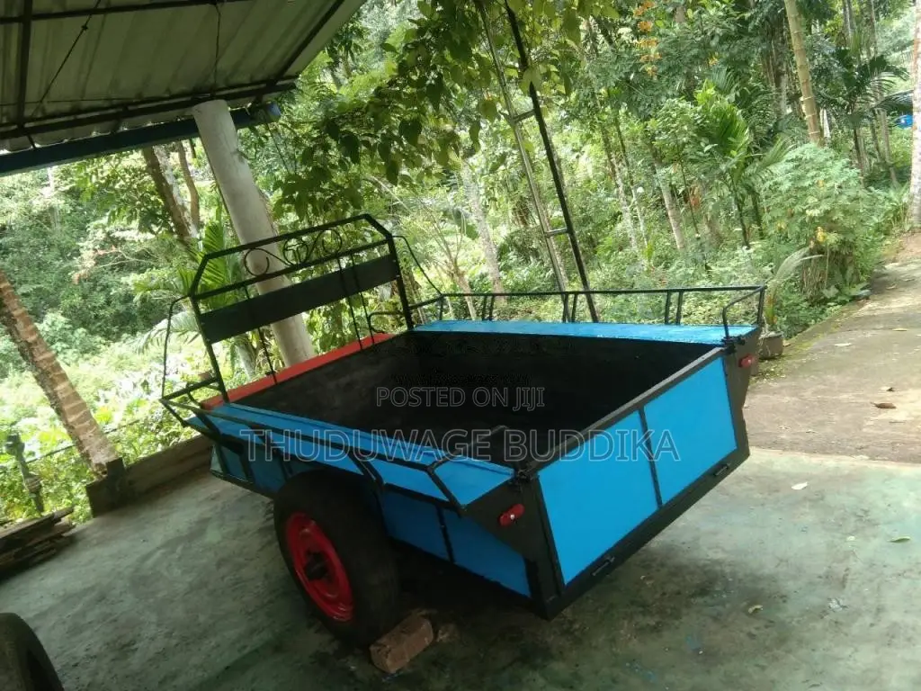 Kubota Trailer 2000 Tractor (Used)
