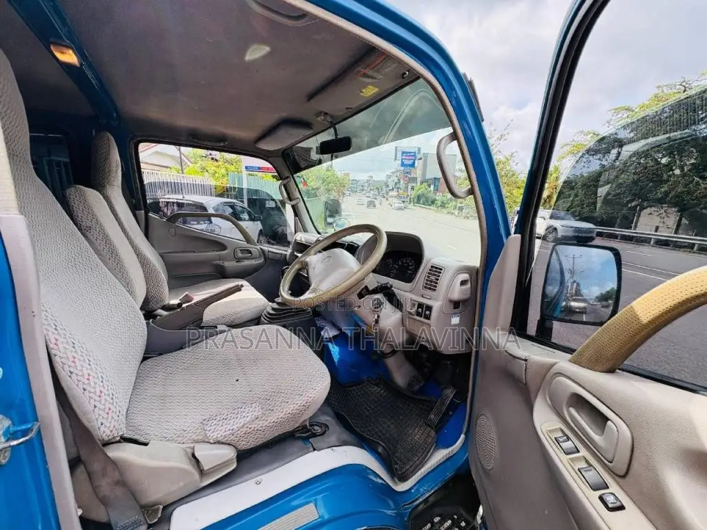 Toyota CrewCab 2006 Crew Cab (Used)