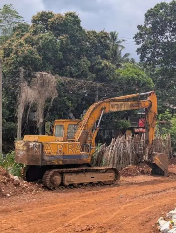 Kobelco Excavator 2000 Heavy-Duty (Used)